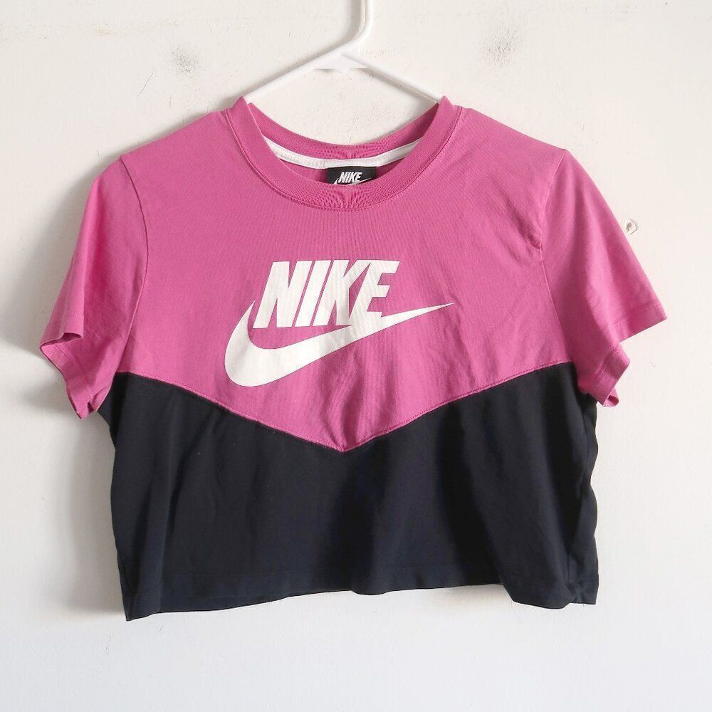 Colorblock Nike Crop Top Tee - Size Medium